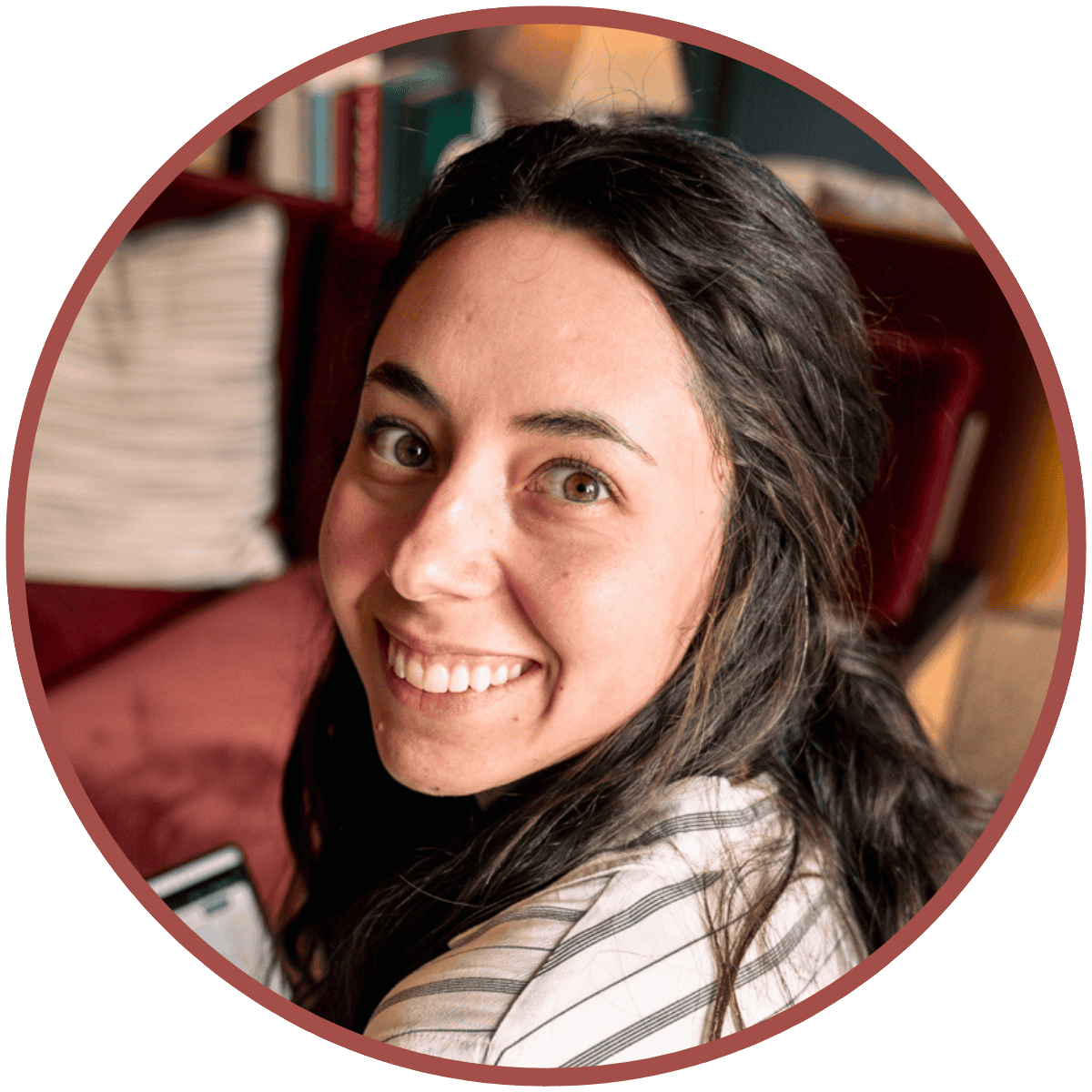 Headshot of Kayla Burton, food blog coach.